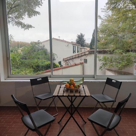 logement entier a 15 mn d'Avignon, 10mn d'Orange Roquemaure  Buitenkant foto