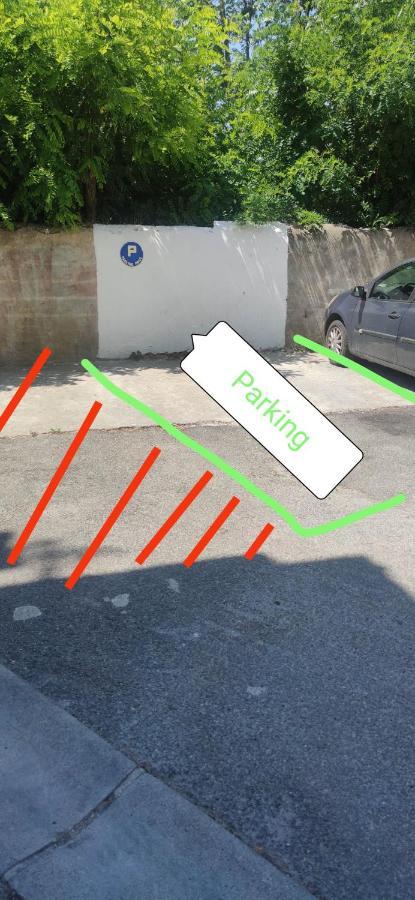 logement entier a 15 mn d'Avignon, 10mn d'Orange Roquemaure  Buitenkant foto